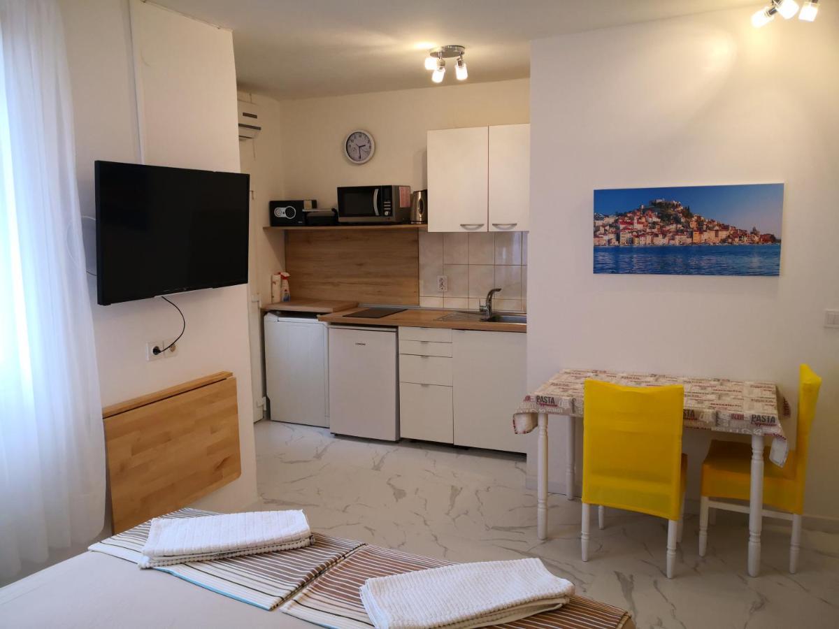 City Center Garden Apartments Шибеник Екстер'єр фото