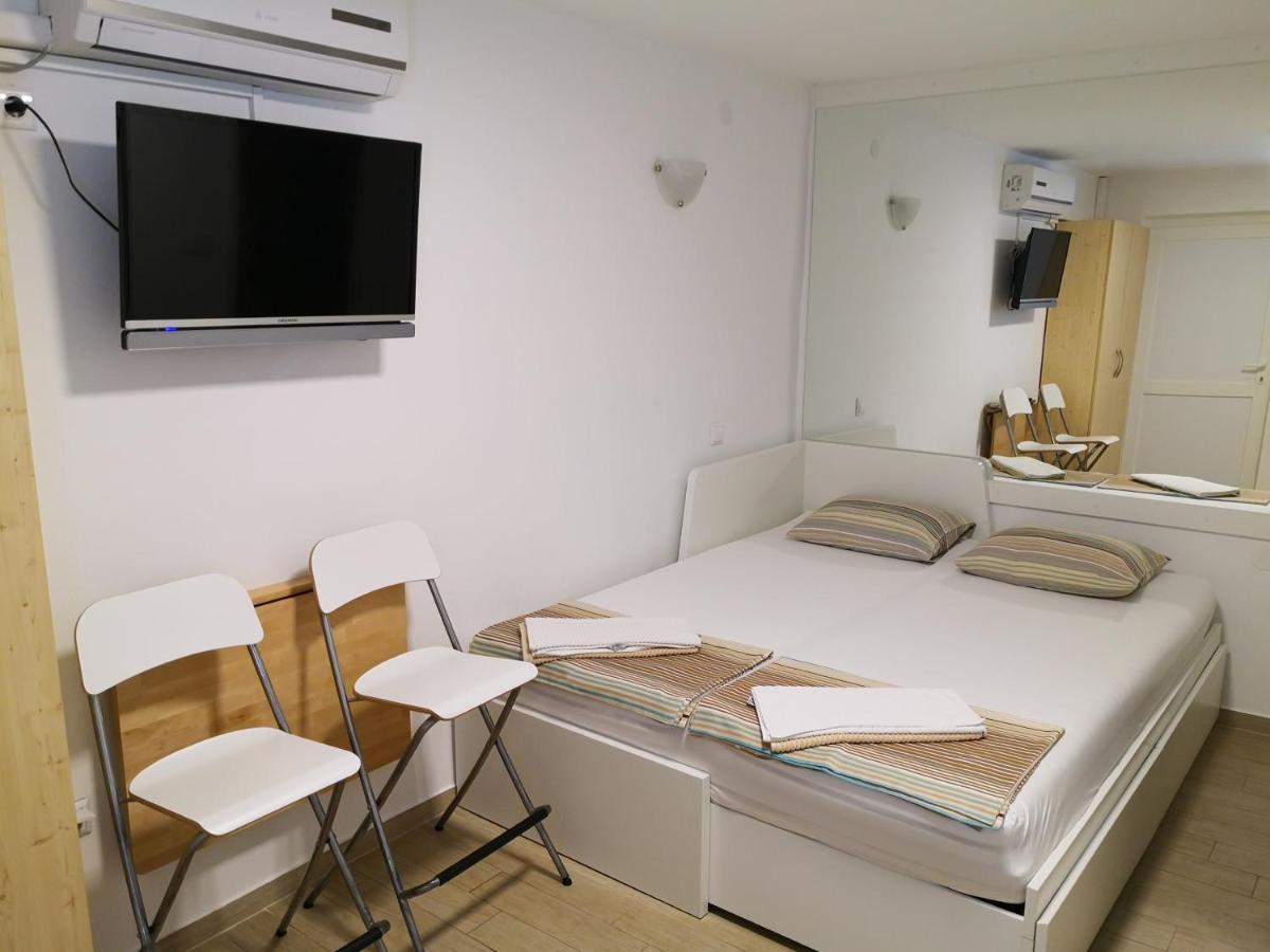 City Center Garden Apartments Шибеник Екстер'єр фото