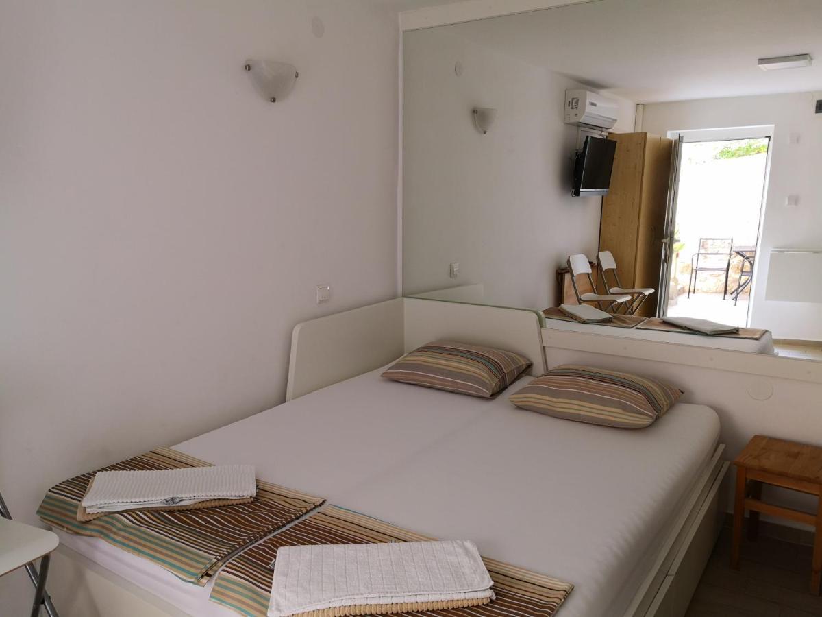 City Center Garden Apartments Шибеник Екстер'єр фото