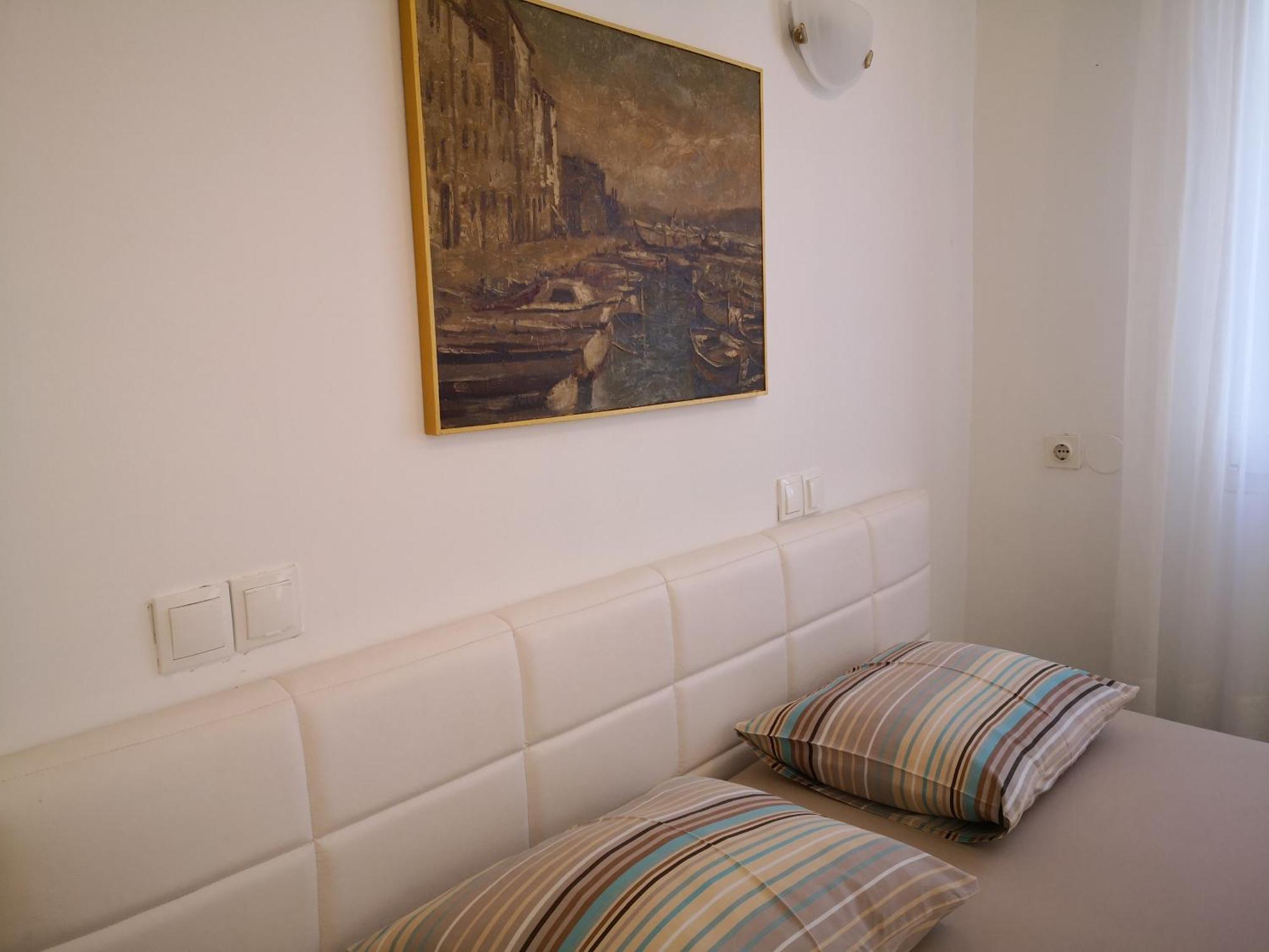 City Center Garden Apartments Шибеник Номер фото